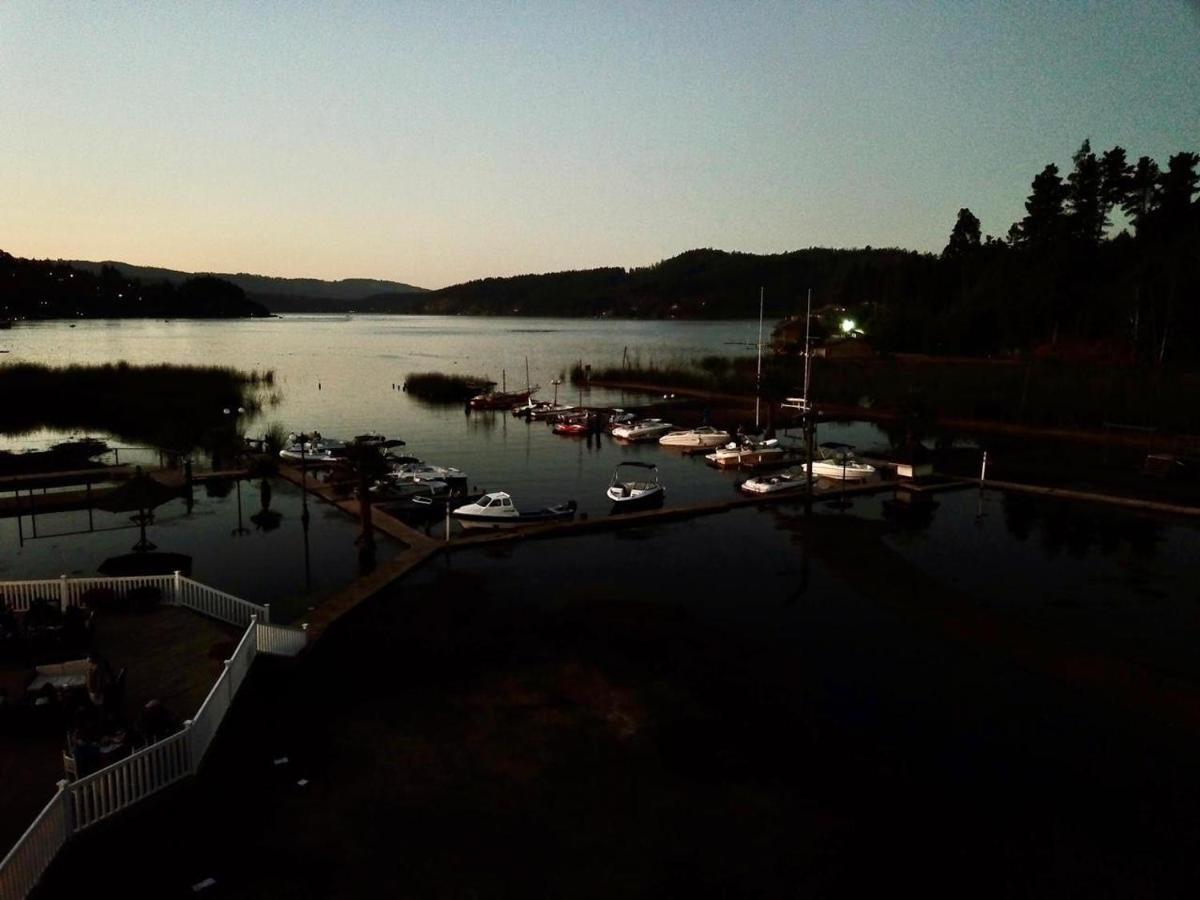 Hotel Marina Вичукен Екстериор снимка